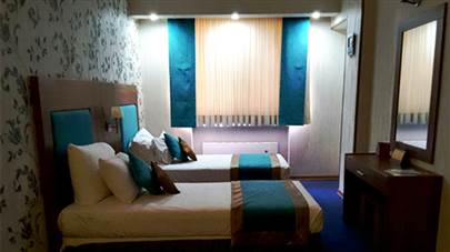 اتاق دو تخته تویین هتل پارسیان شیراز